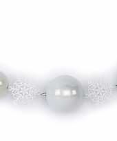 Witte kerst guirlande slinger met ballen en sneeuwvlokken 116 cm